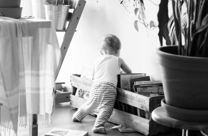 The Magic of Storytelling: Importance and Benefits of Reading to Your Child